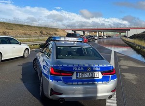 Utrudnienia na autostradzie A1 – pojawiło się rozlewisko wody