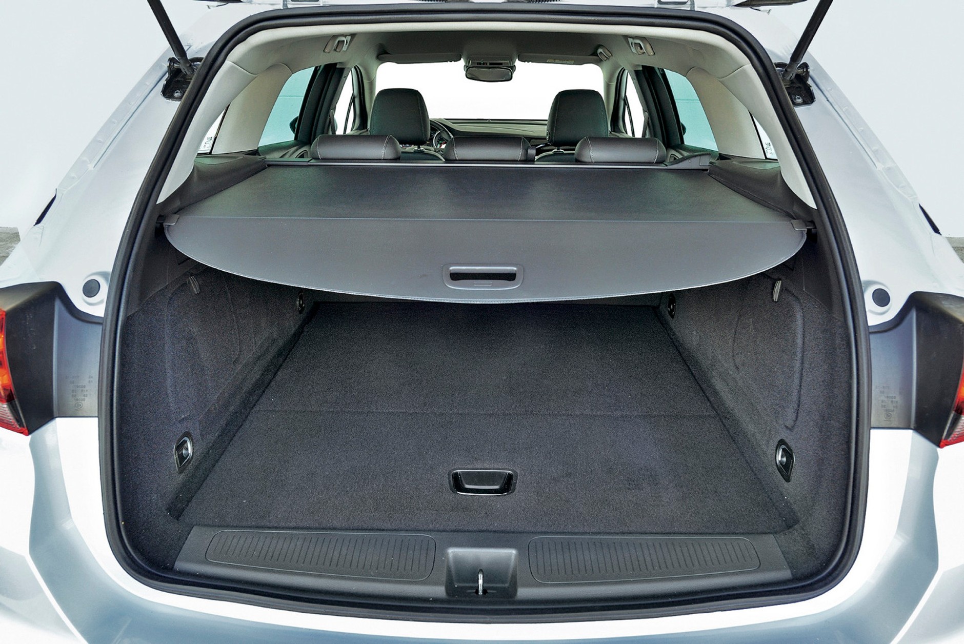 12 cylindrów... i aż 4 auta: Focus, cee'd, Astra i Octavia