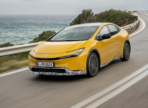 Hybrydowy "hot hatch" Toyoty zaskakuje nie tylko wyglądem. Znamy polski cennik