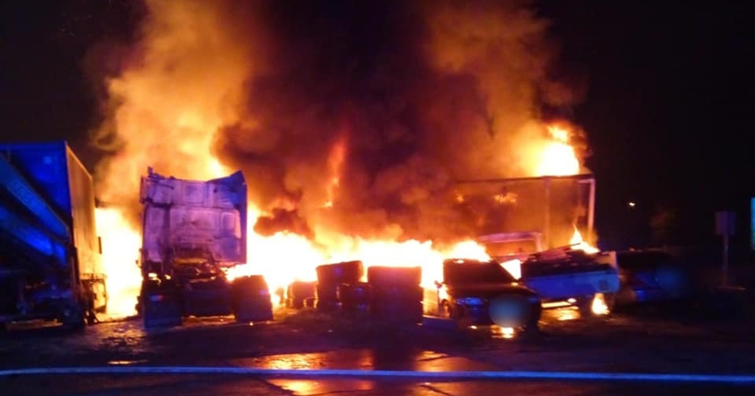Pożar 15 pojazdów w Rusocinie