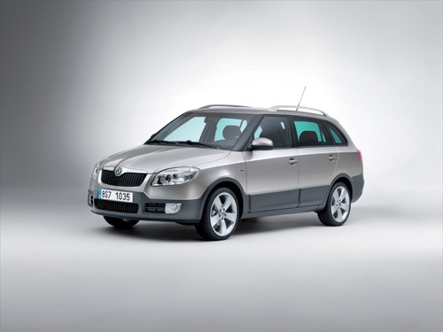 Skoda Fabia Scout - Kombi w terenowym ubranku