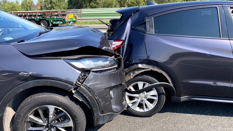 Obywatel Rumunii spowodował wypadek na autostradzie i podjął próbę ucieczki
