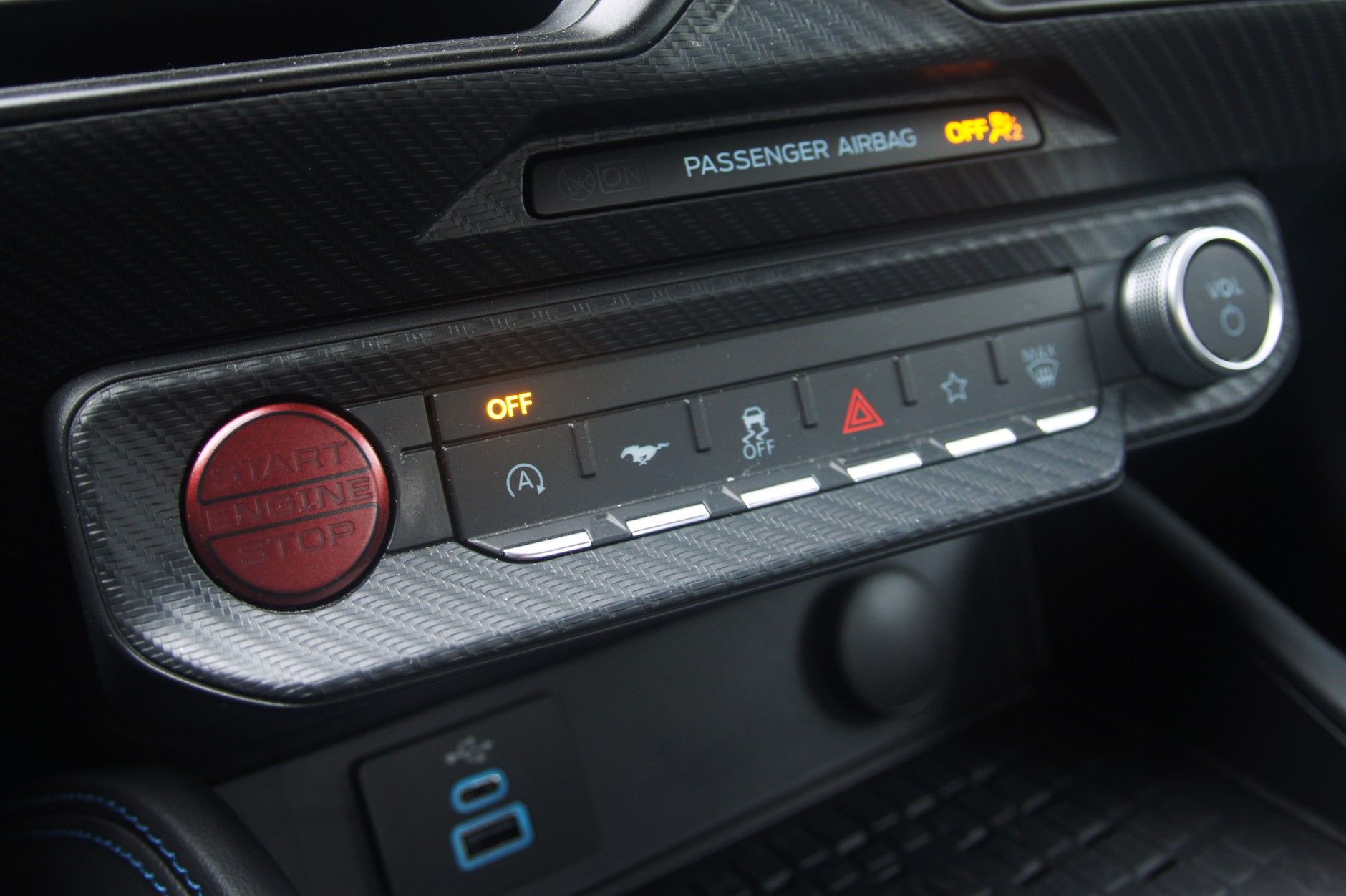 Ford Mustang Dark Horse