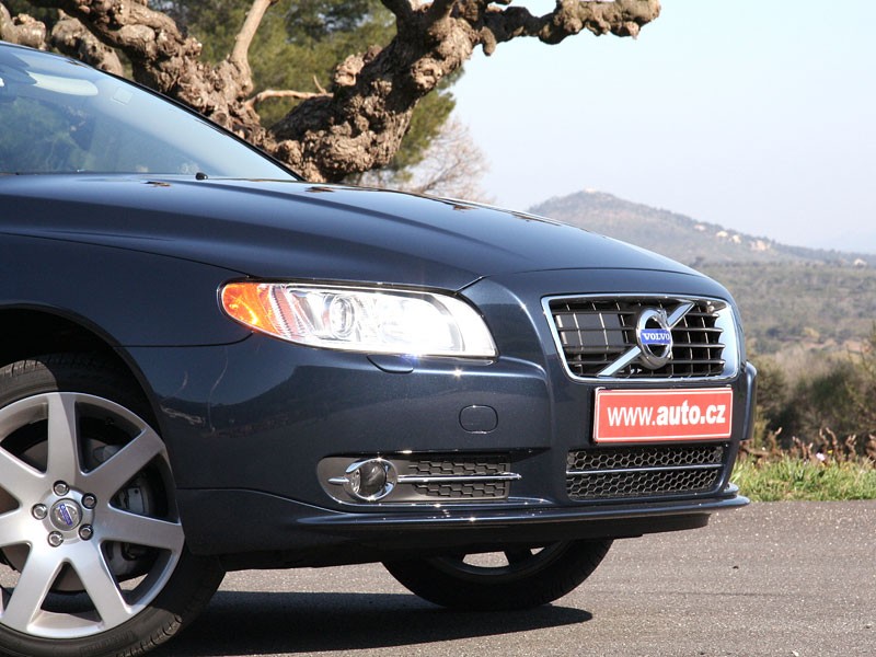 Volvo S80 D5 – pierwsze jazdy odmłodzonym modelem z nowym turbodieslem