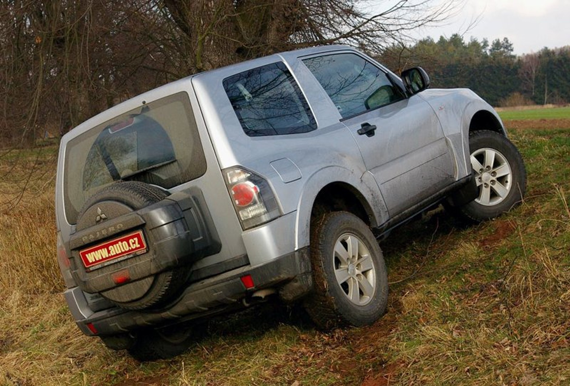 Mitsubishi Pajero 3.2 DI-D SWB – zwinna jaszczurka