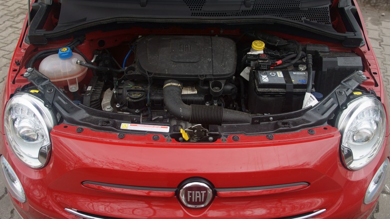 Fiat 500C 1.0 Hybrid (RED)