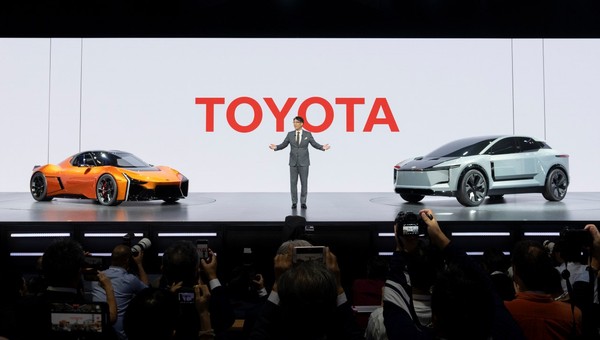 Tak mają szansę wyglądać nowy Land Cruiser i MR2. Toyota pokazała prototypy w Tokio