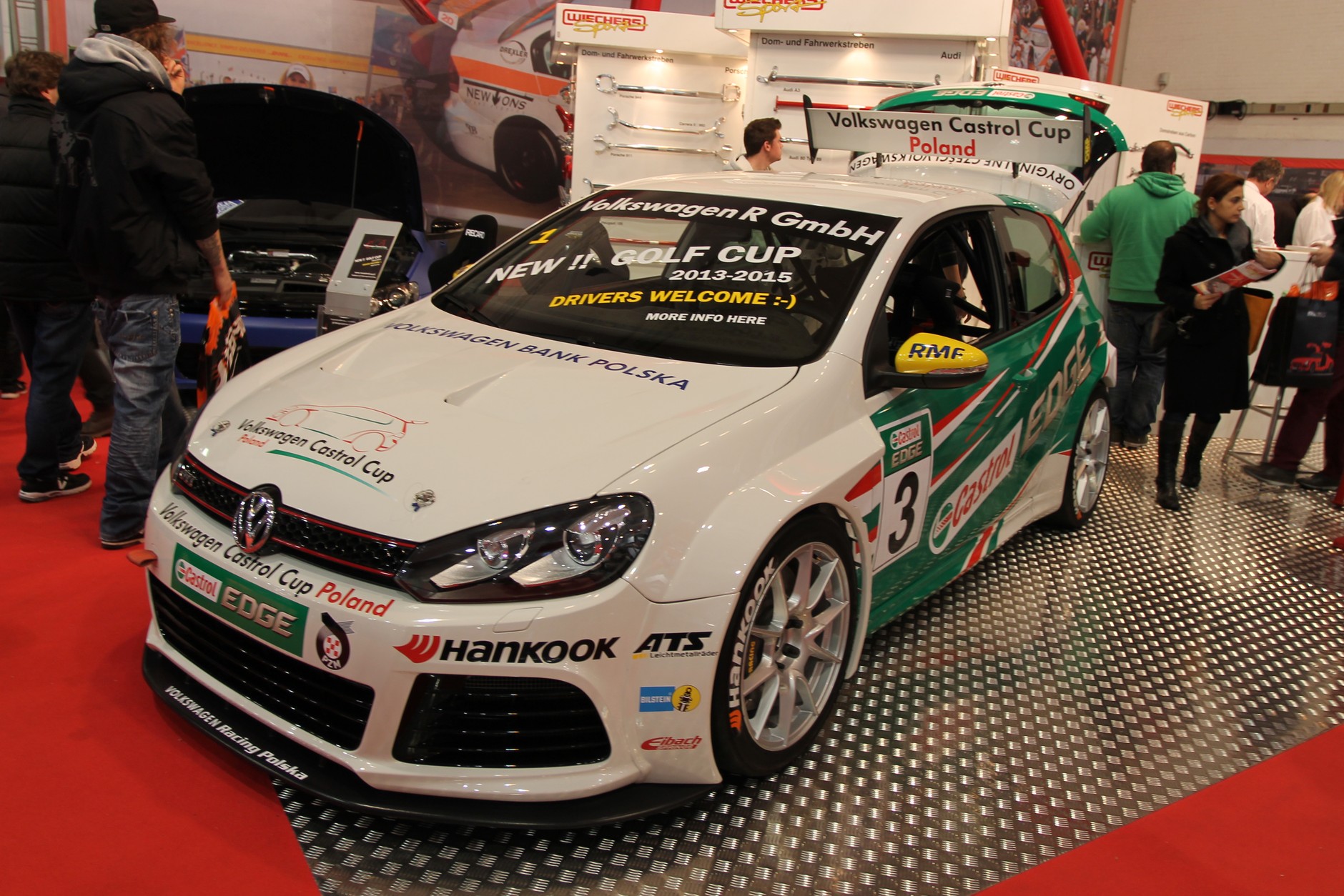 Essen Motor Show 2012 - zwariowane bolidy i szokujące dziewczyny