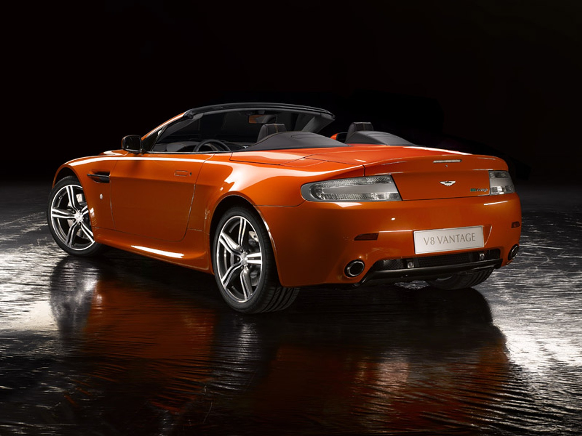 Aston Martin V8 Vantage N400 Roadster – tylko dla 240 wybranych