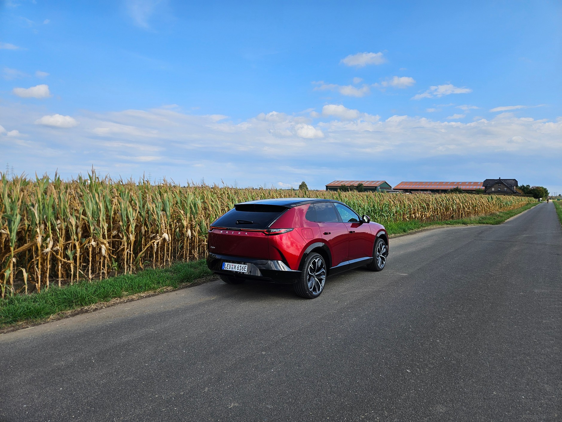 Mazda CX-6e 