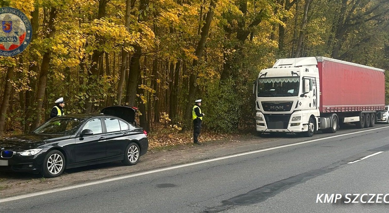 Ten TIR od razu przykuł uwagę kierowców. W środku były puszki