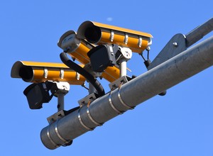 Dwa odcinkowe pomiary na S8 w Warszawie jeszcze w 2021 r.