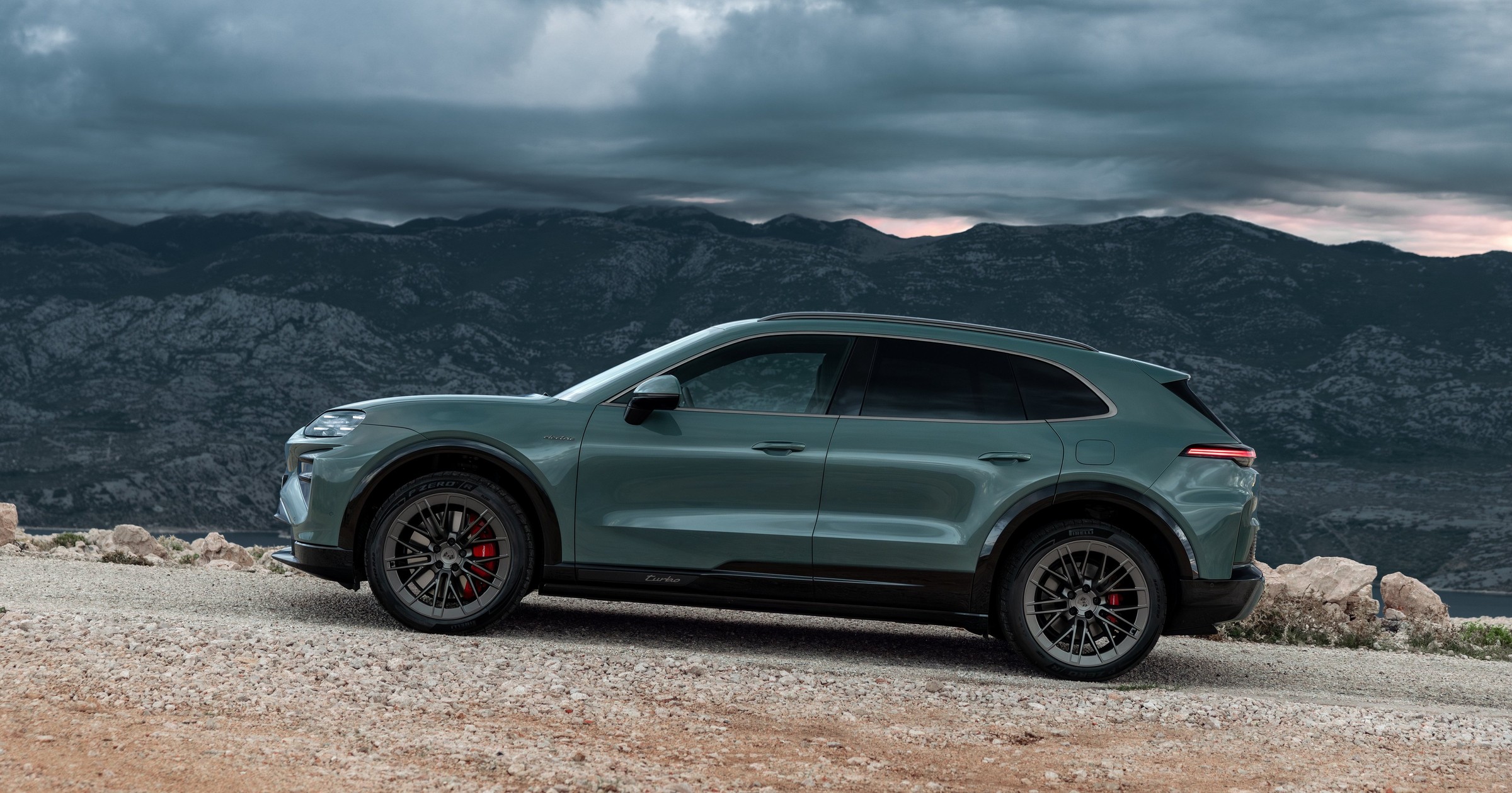 Porsche Cayenne Turbo Electric 2025