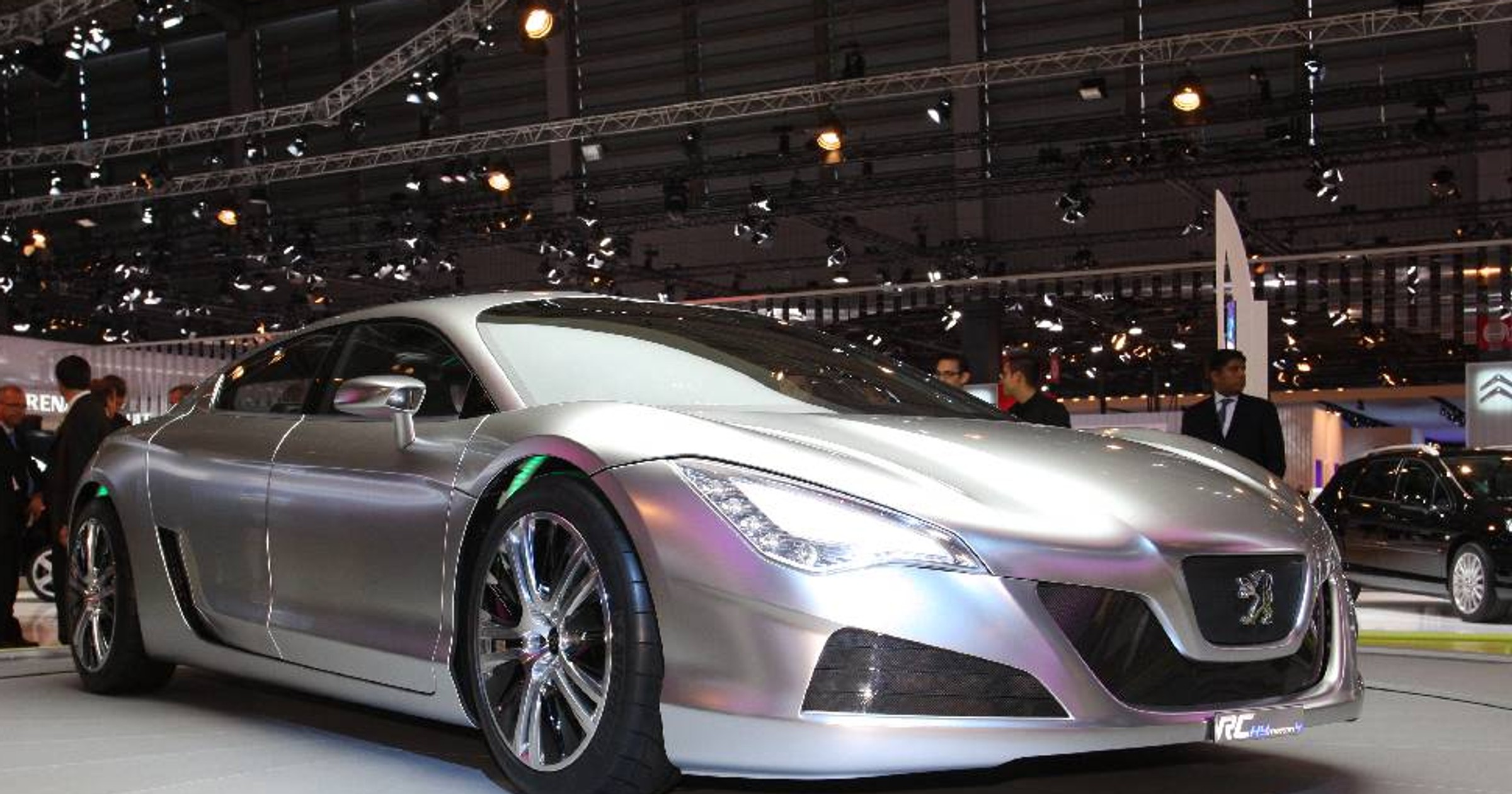 Peugeot RC HYmotion4 - Francuski pomysł na hybrydę