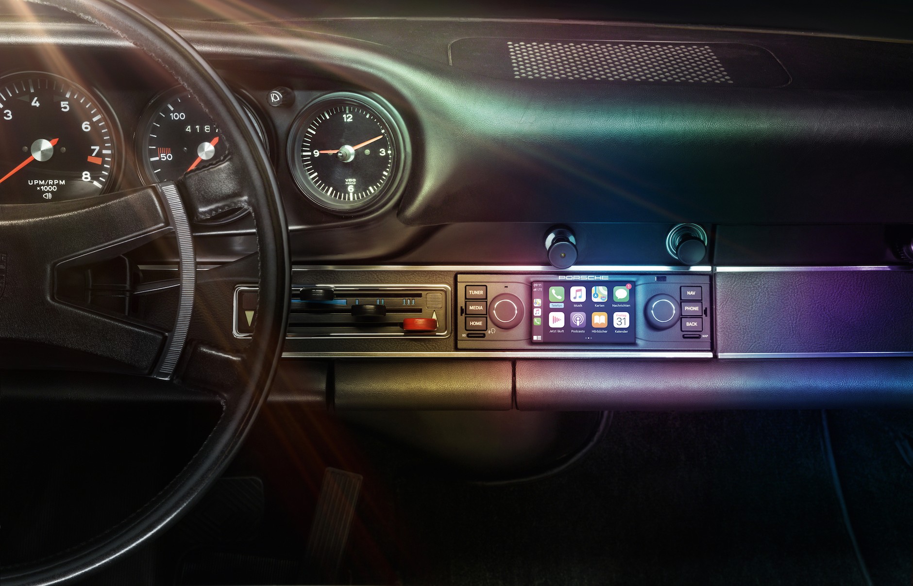 Porsche stworzyło nowoczesne multimedia dla swoich youngtimerów