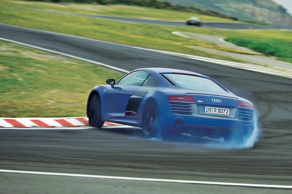 Audi R8 V10 plus