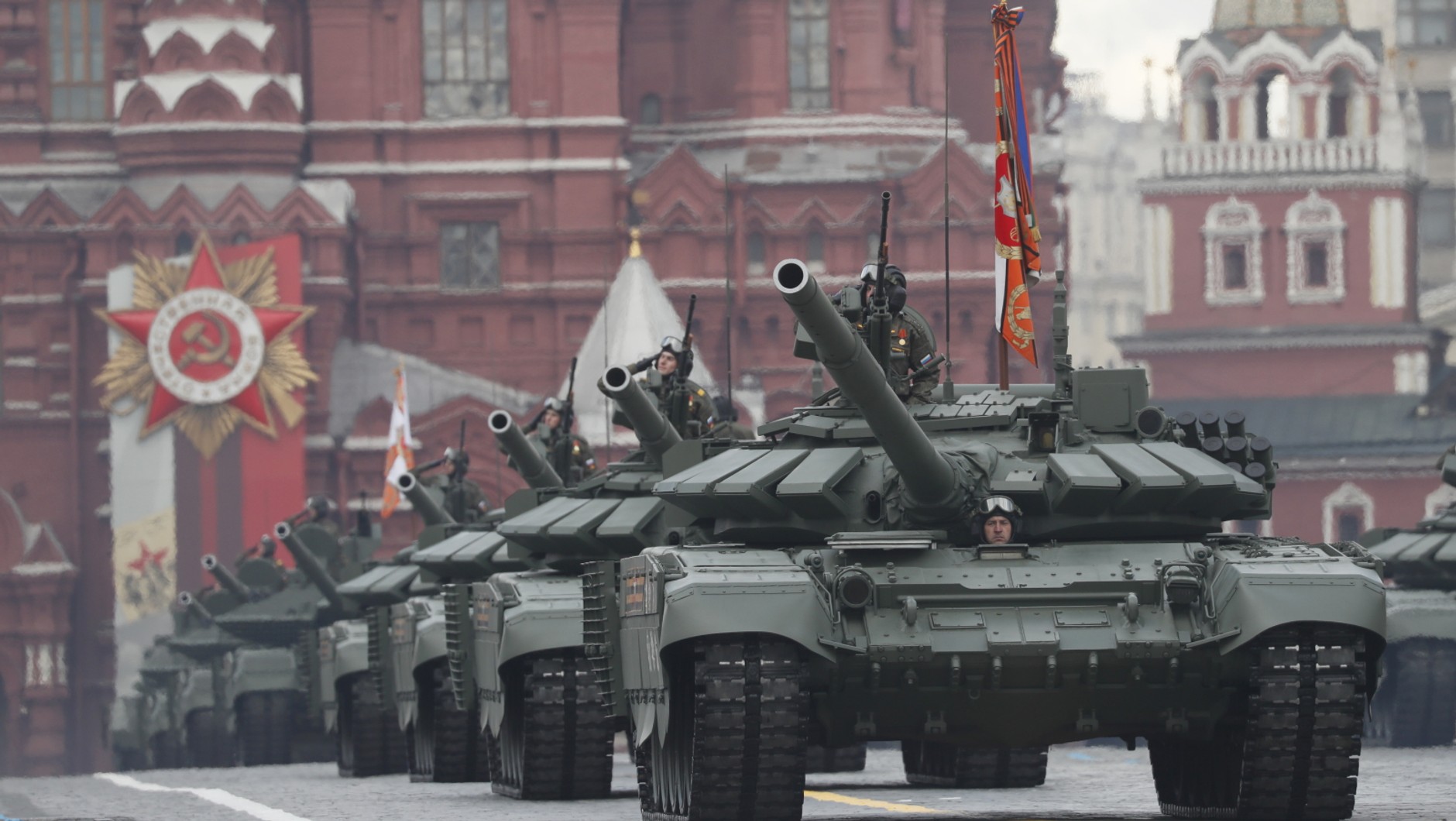 Parada wojskowa w Moskwie z okazji Dnia Zwycięstwa - czołgi T-72B3M
