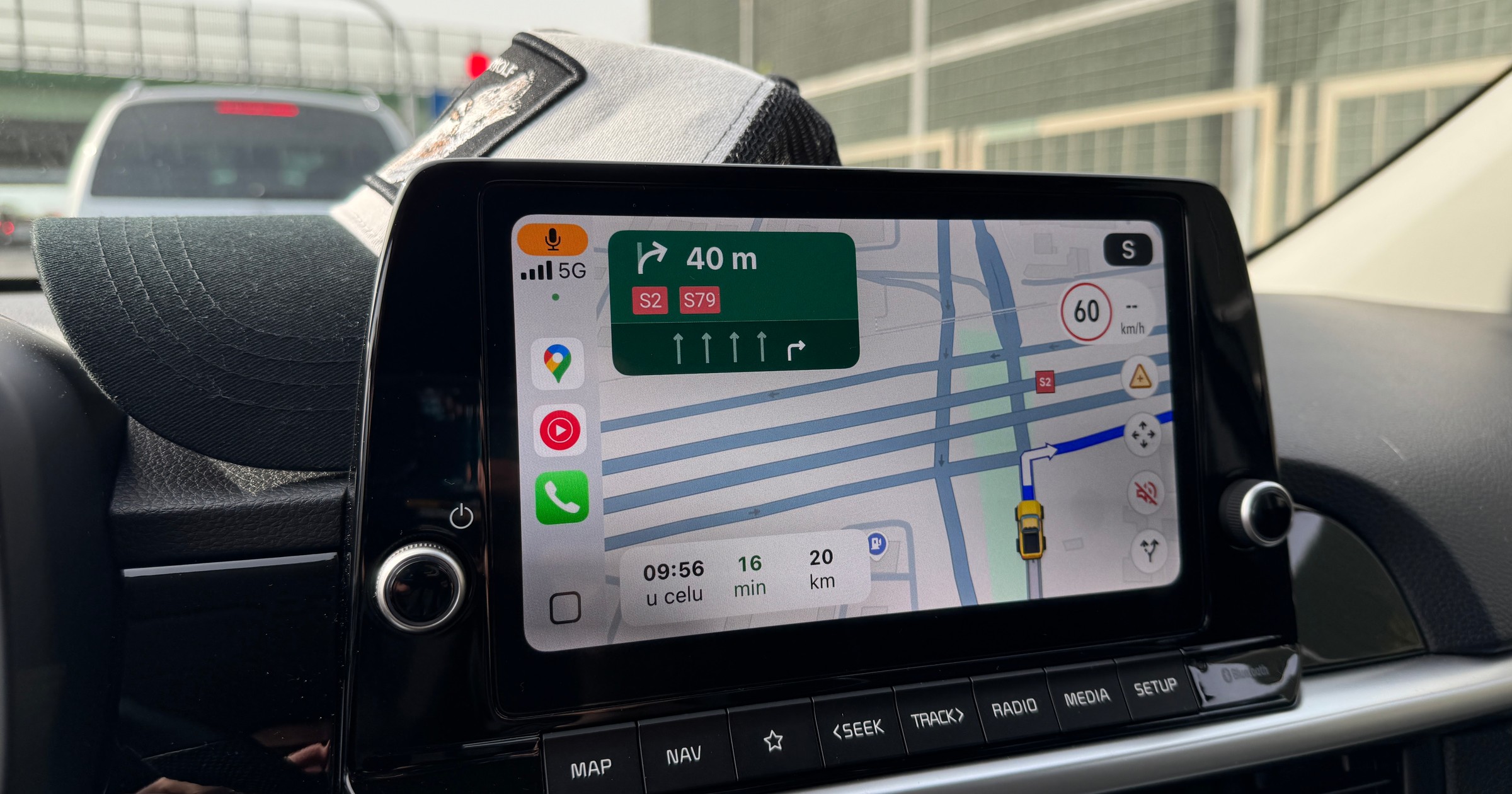 Google Maps w Apple CarPlay