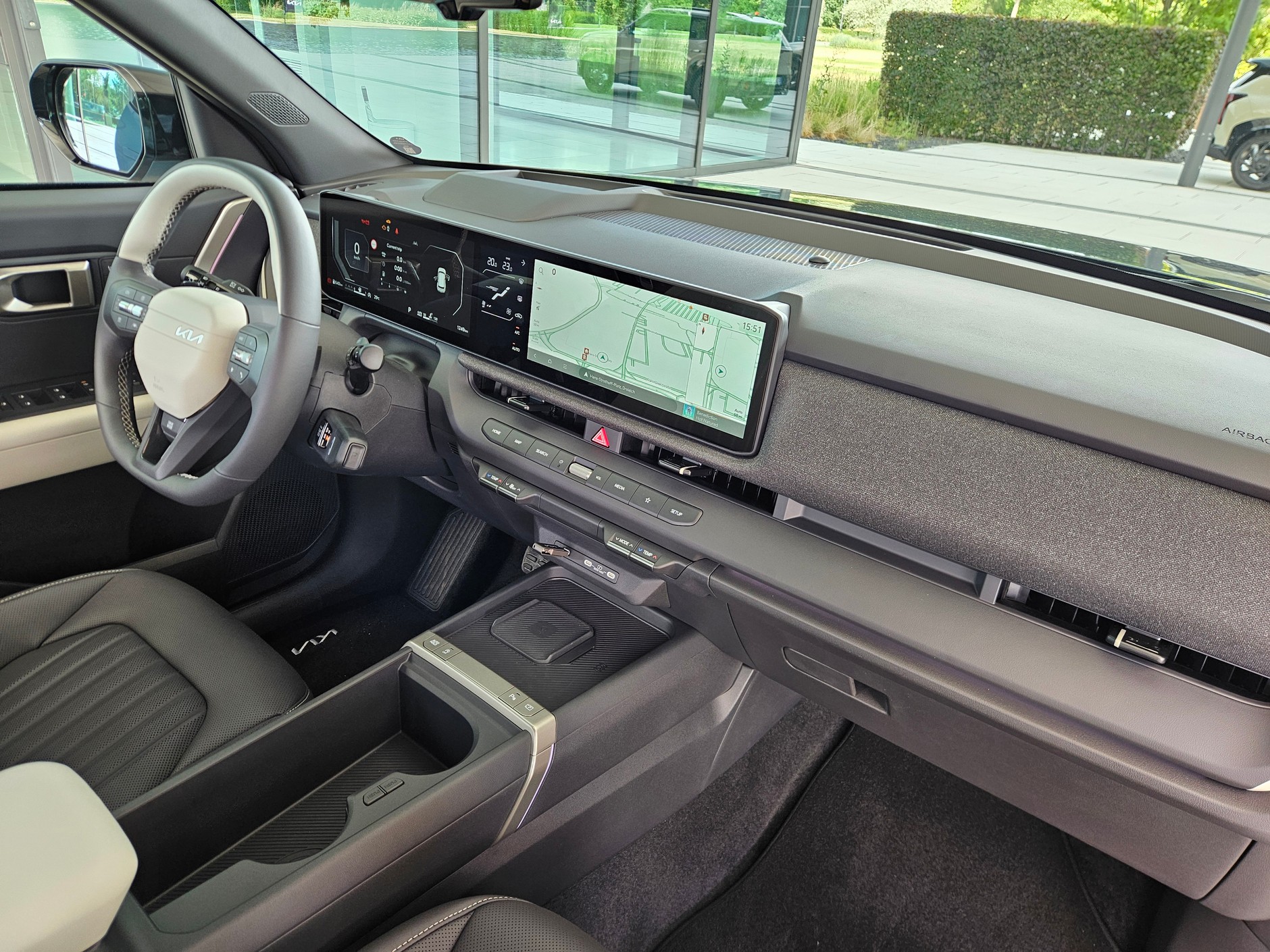 Kia Seltos ma wnętrze zaprojektowane niemal tak samo, jak w elektrycznych modelach marki. 