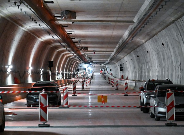 Budowa kluczowego tunelu pod Świną na ukończeniu. "Skończy się udręka kilkugodzinnego oczekiwania"