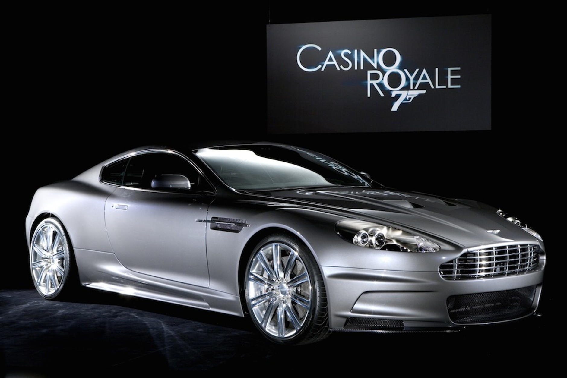 Aston Martin i James Bond