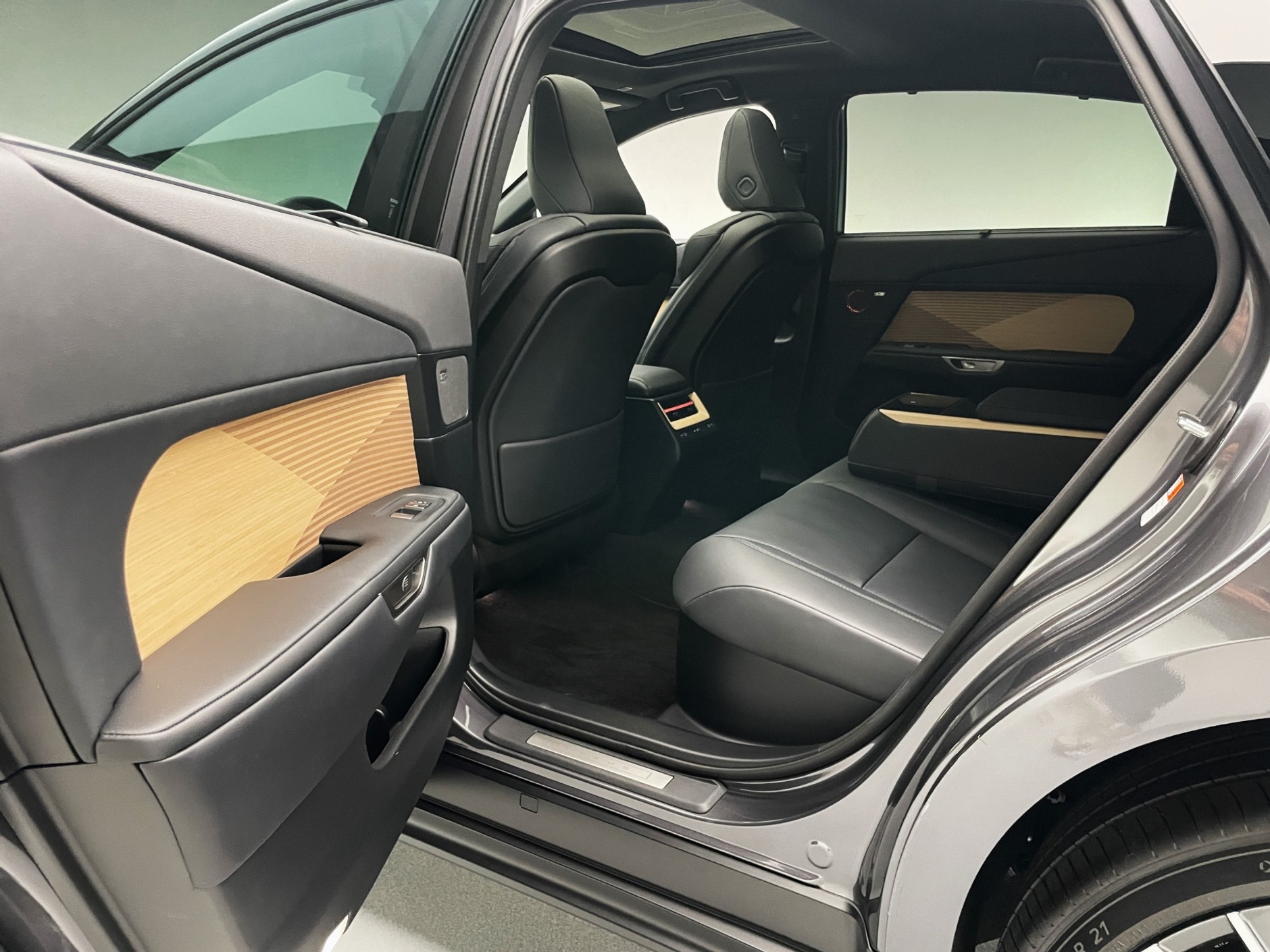 Nowy Lexus ES (2025)