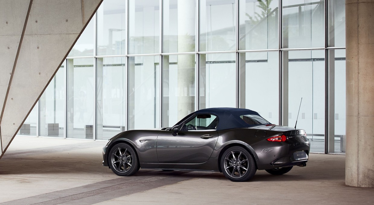 Mazda MX-5 po liftingu będzie zwinniejsza. Wygląd został po staremu