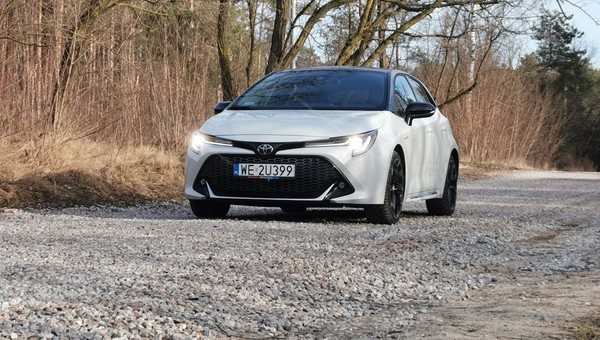 Toyota Corolla 2.0 Hybrid GR Sport - fajny hatchback do miasta