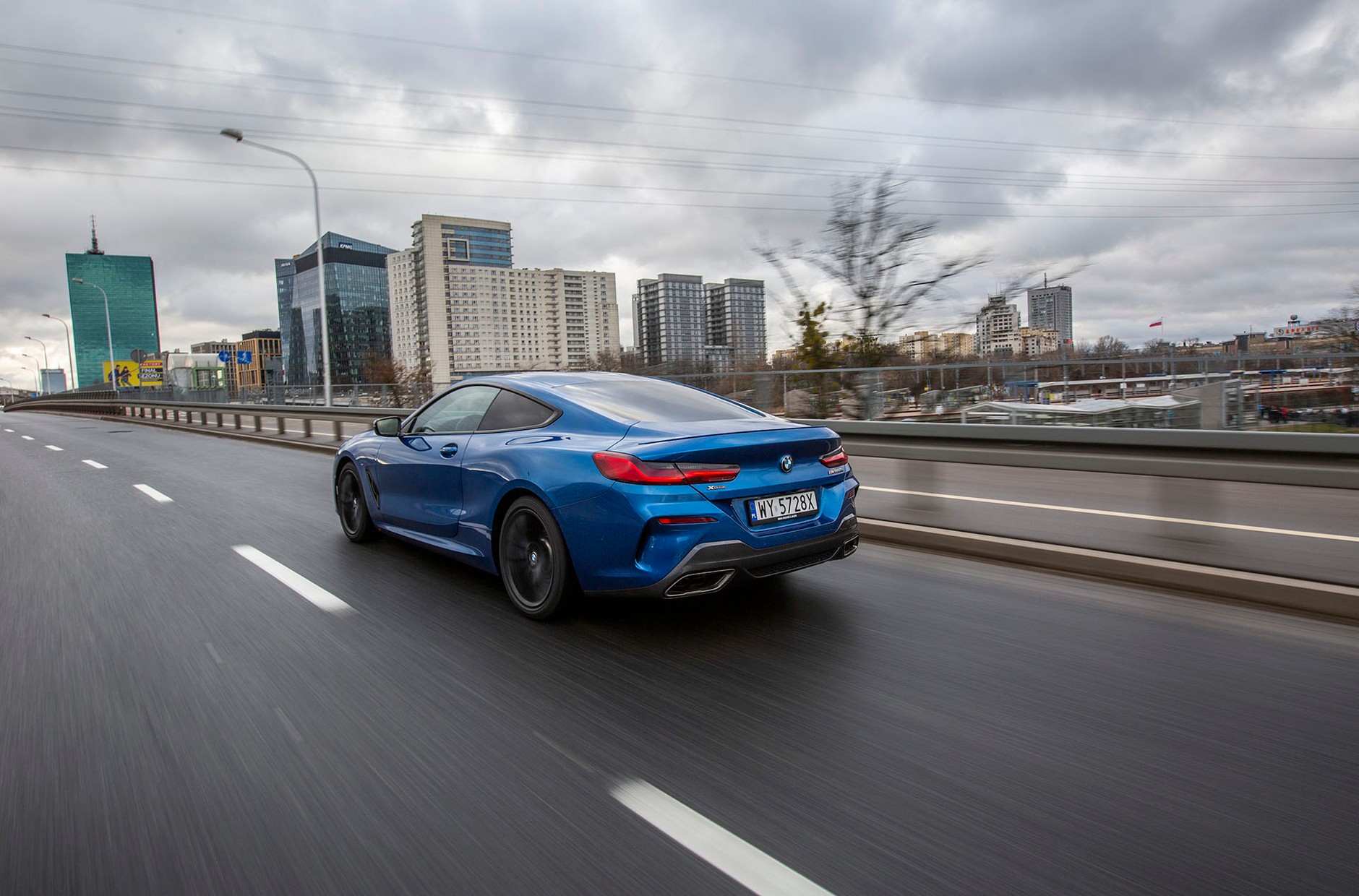 BMW M850i xDrive - co tak naprawdę potrafi topowy wariant BMW M850i?