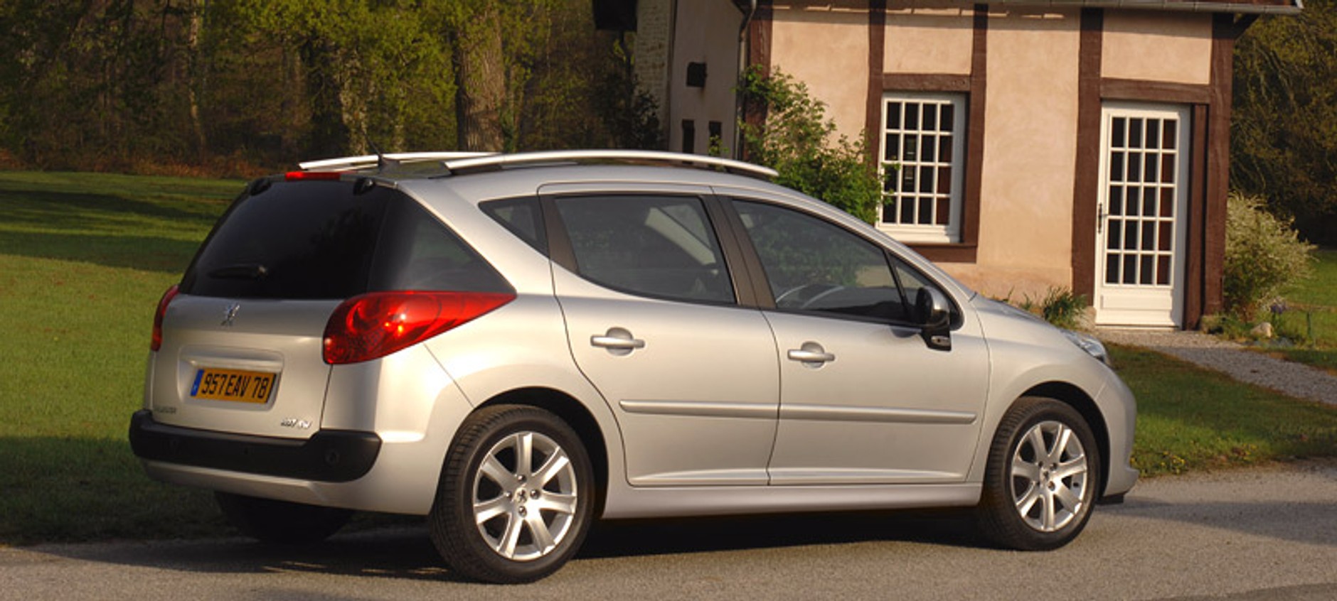 Sprzedaż w Europie 2008: Peugeot liderem w klasie małych samochodów