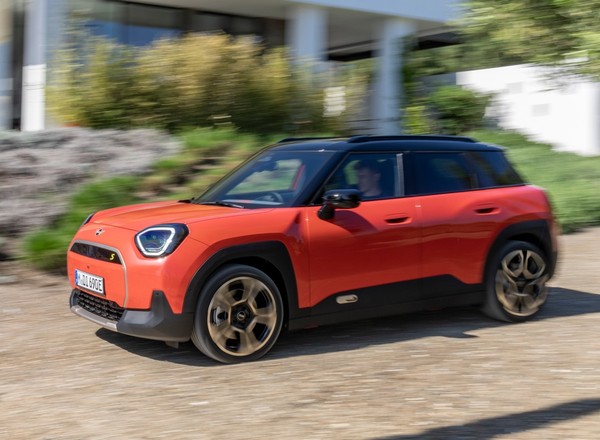 Mini Aceman zastępuje Clubmana. Co to za model i co warto o nim wiedzieć?