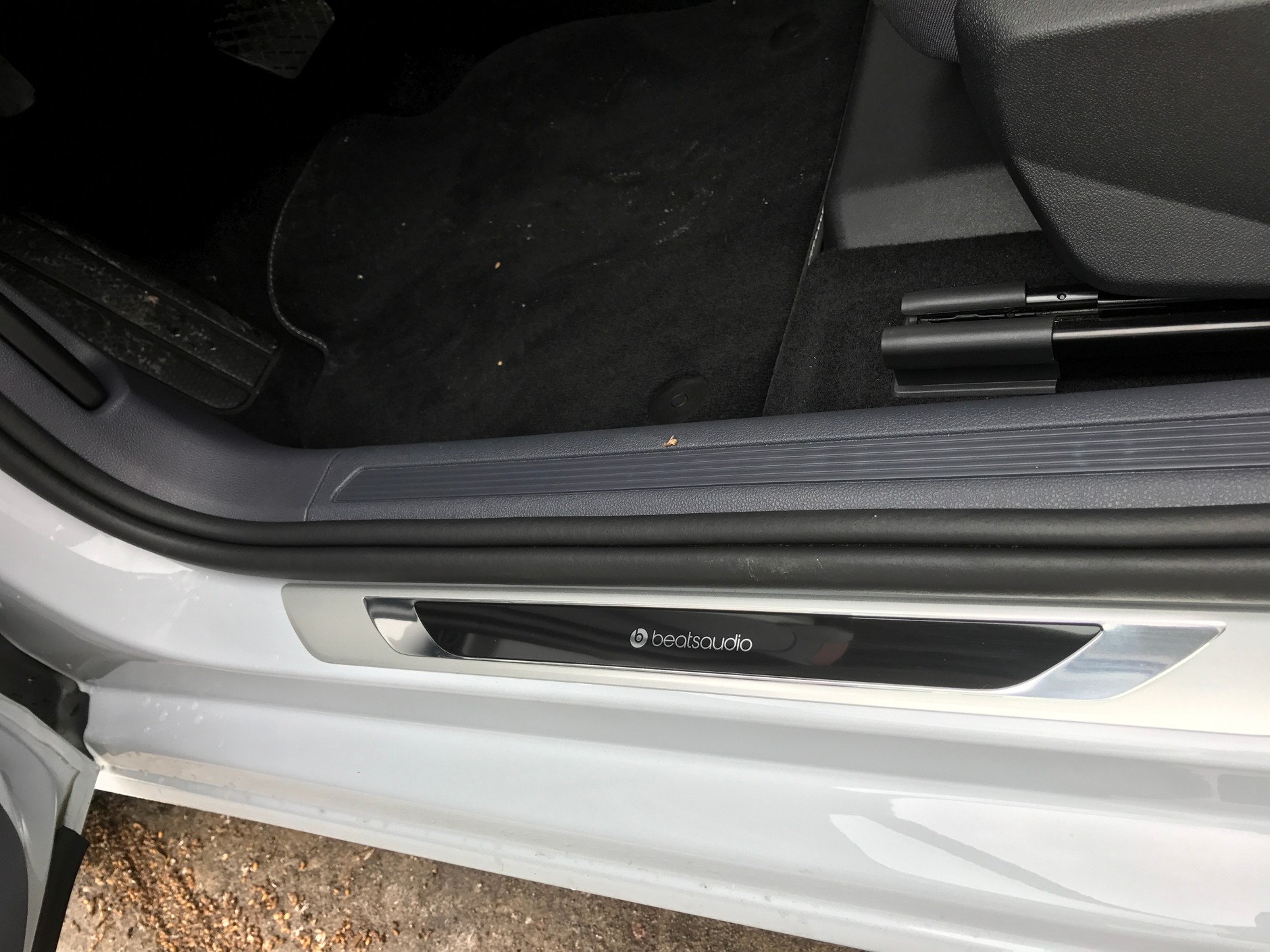 Dodatkowe nakładki na progi w wersji Beats. Nowy VW Polo