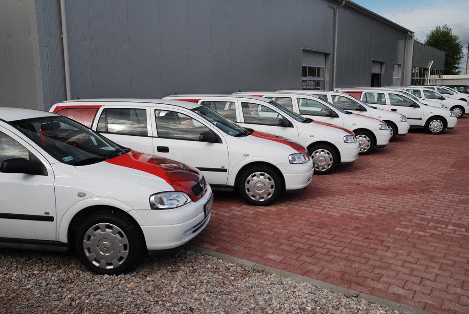 Kupić prywatnie czy od firmy?