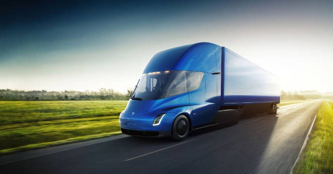 Tesla Semi, czyli ciężarówka produkowana przez firmę Elona Muska byłaby ciekawą bazą dla wozu transmisyjnego TV Republika... gdyby tylko nie była elektryczna. 