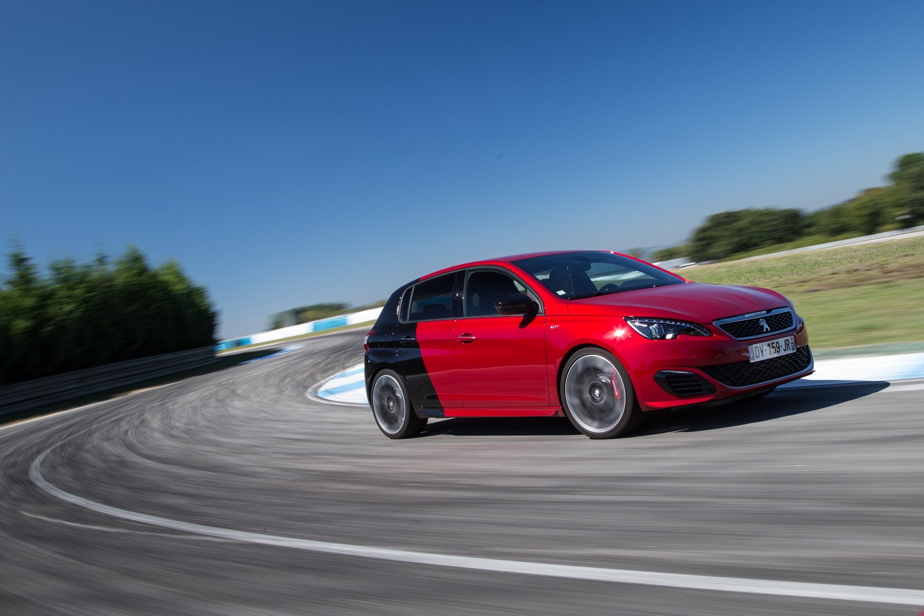 Peugeot 308 GTi – francuska definicja hot-hatcha