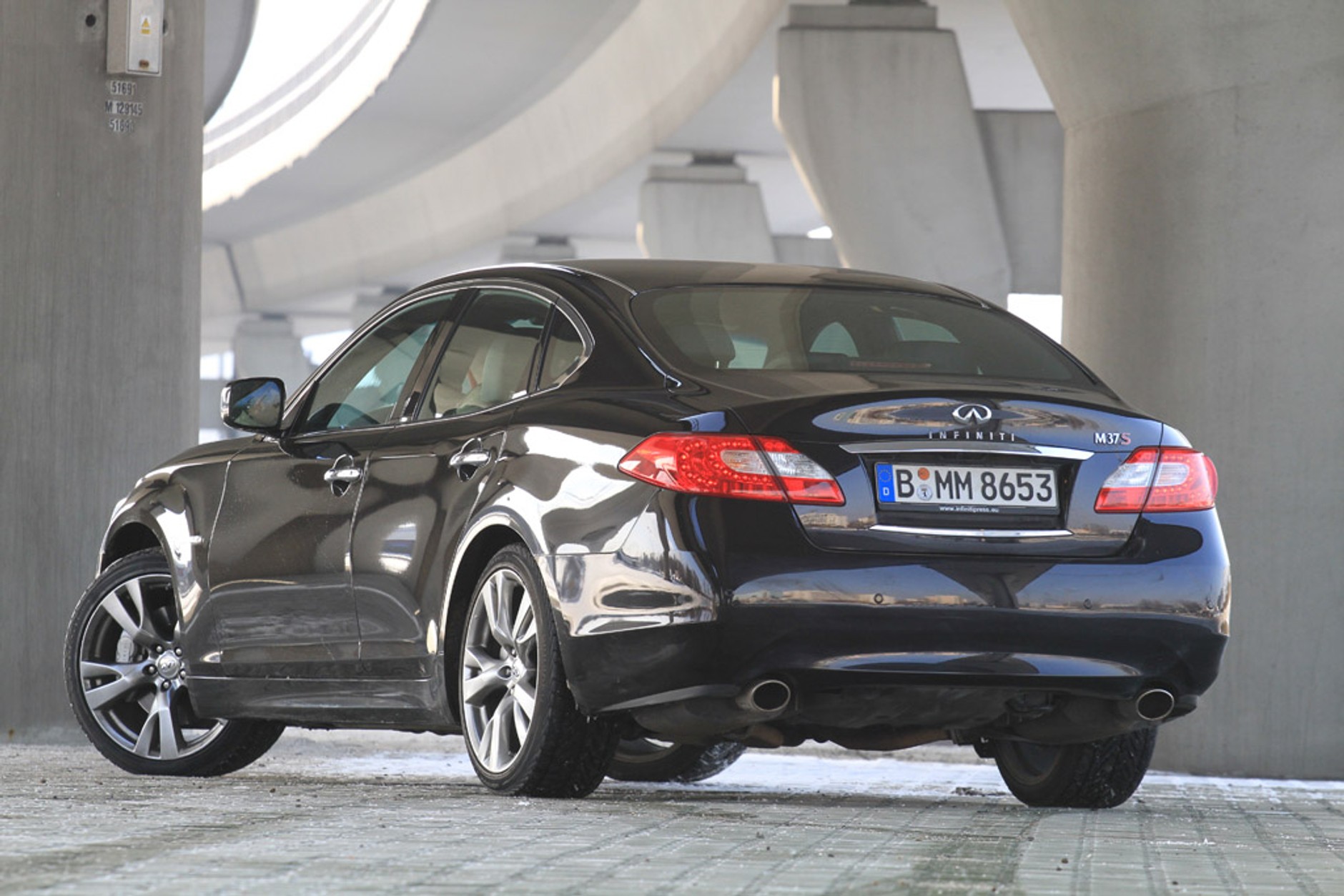 Infiniti M37: otoczyło nas  luksusem