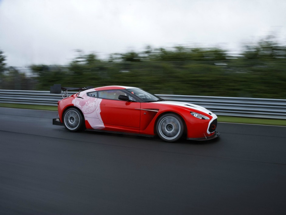 Aston V12 Zagato na Nürburgringu