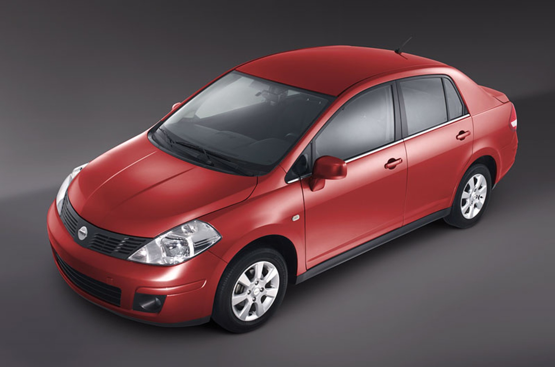 Dodge Trazo C1.8: Nissan Tiida dla Ameryki Południowej