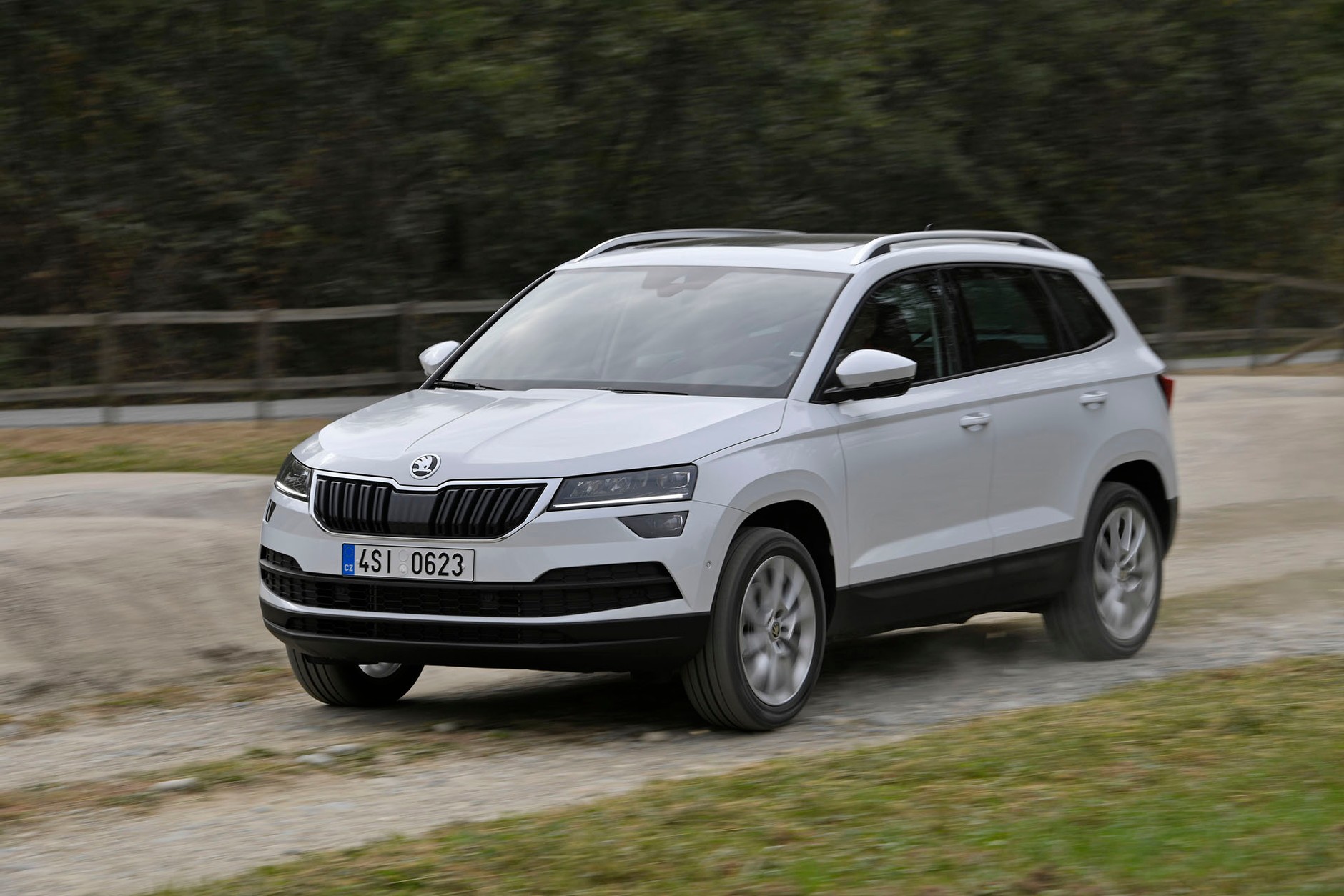 Skoda Karoq kontra Opel Mokka X - który kompaktowy SUV będzie lepszym wyborem?