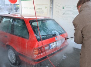 Jak umyć auto w duży mróz?