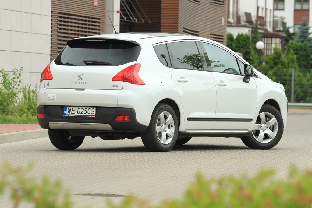 Peugeot 3008 HYbrid4: hybryda dla rozrzutnych ekologów