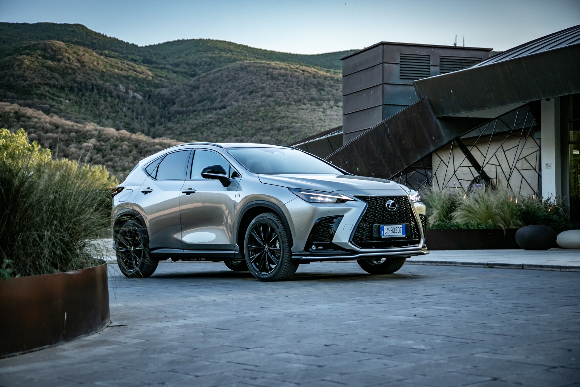 Lexus NX 450h plus