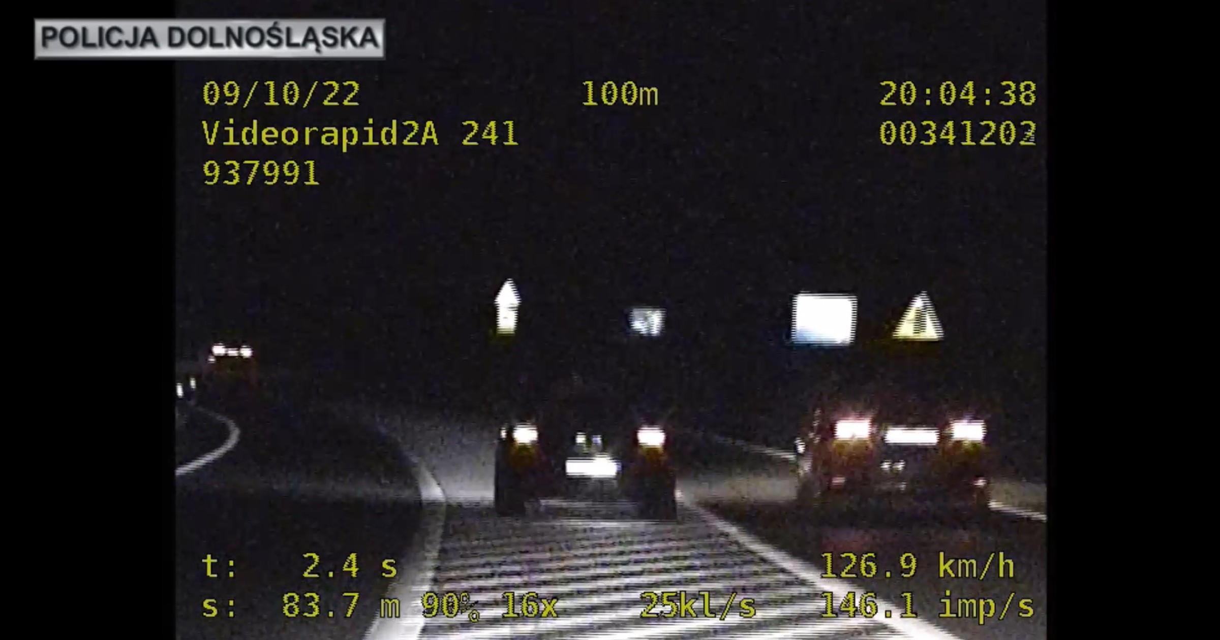 Przekroczył prędkość o 78 km/h i wyprzedzał, gdzie popadnie. Dostał 29 punktów karnych