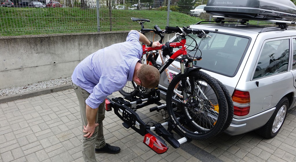 Niemiecka szkoła wożenia rowerów - test bagażnika Uebler X31S