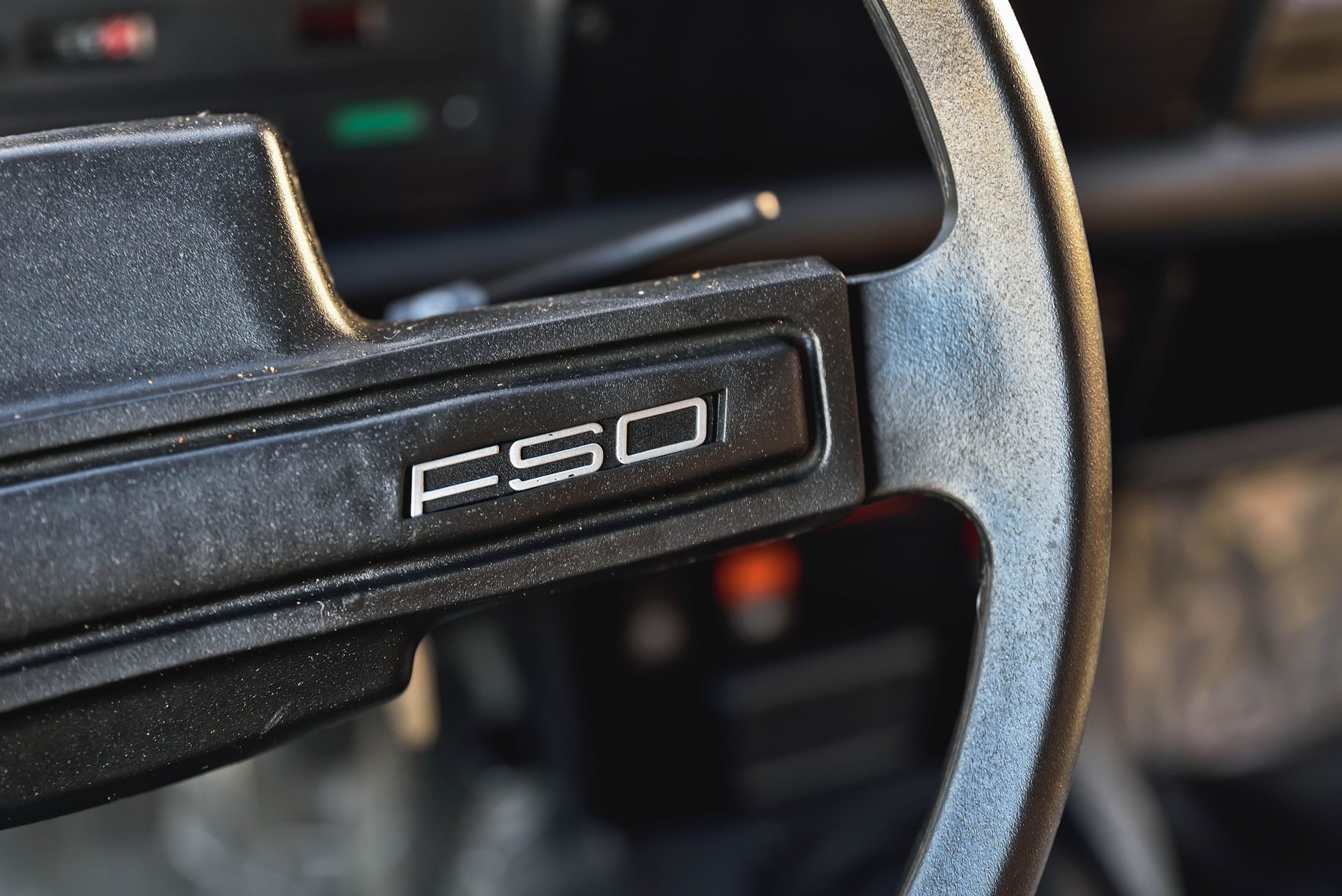 Ten Duży Fiat jest nowy, choć ma 35 lat.  FSO 125p wystawiony na aukcji.