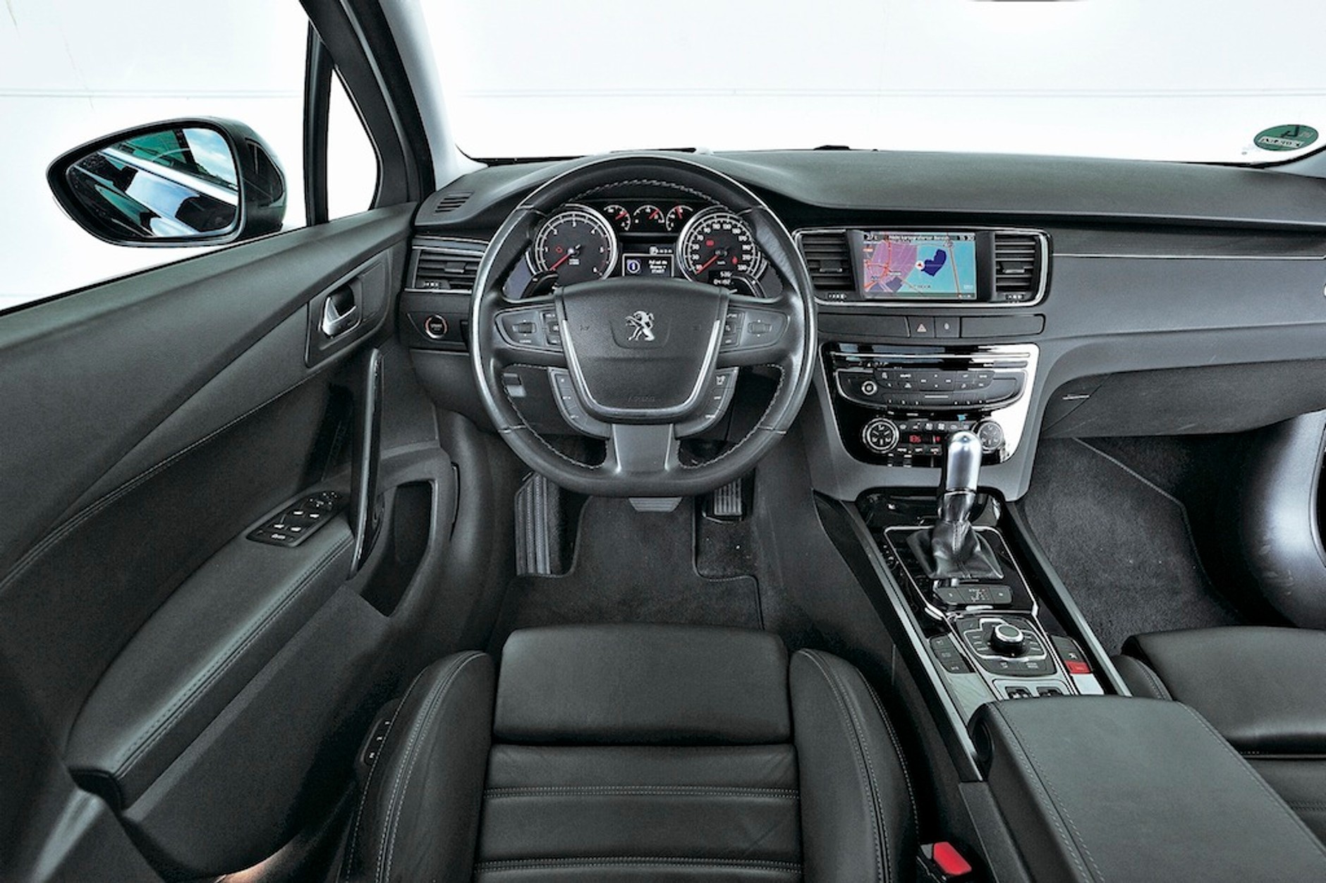 Kombi klasy średniej: Skoda Superb Combi po liftingu, BMW serii 3 Touring, Mazda