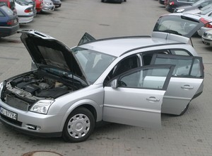 Kupujesz używane auto? Sprawdzaj je, gdzie tylko się da