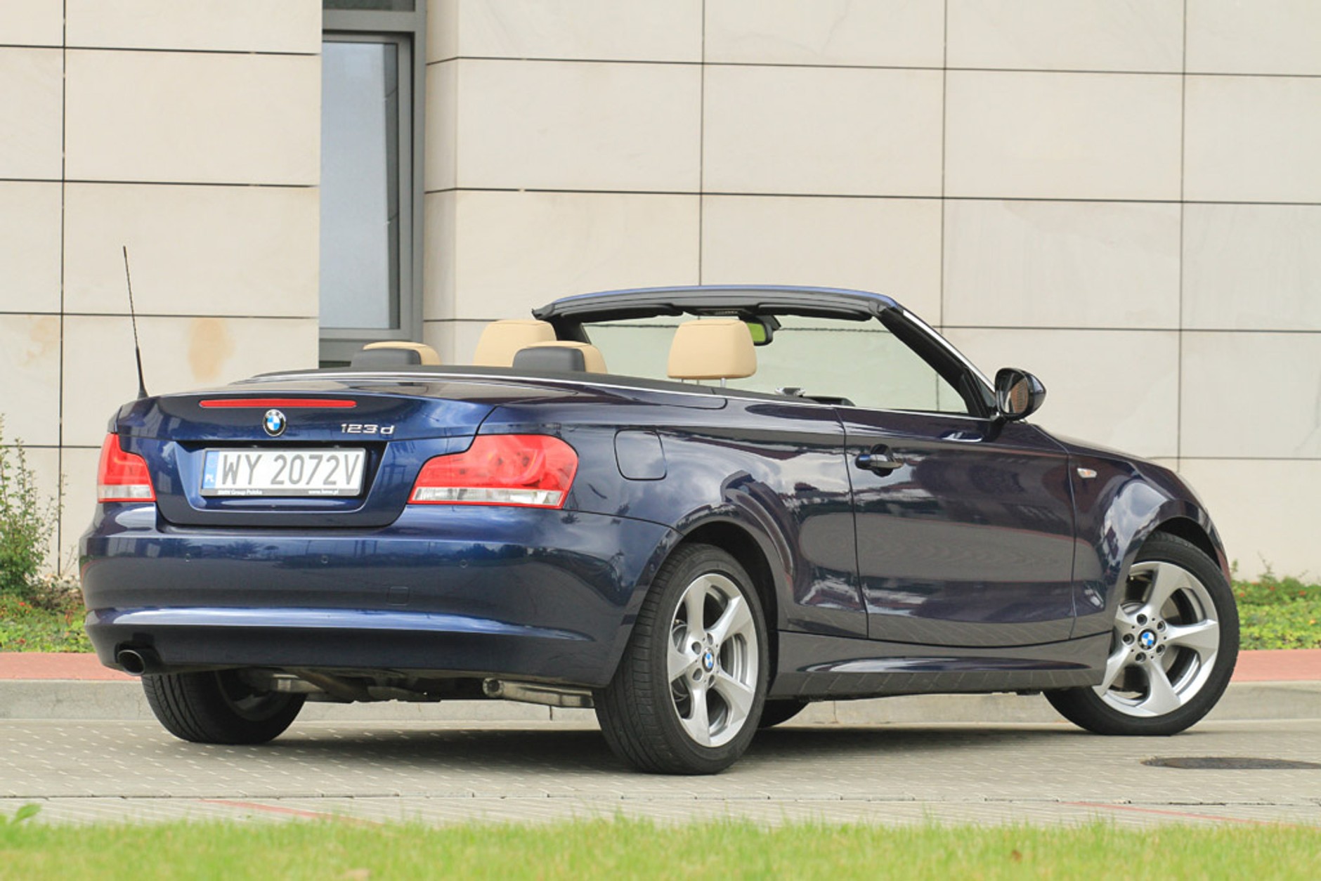 Test BMW 123d: czy mały kabriolet BMW ma sens?