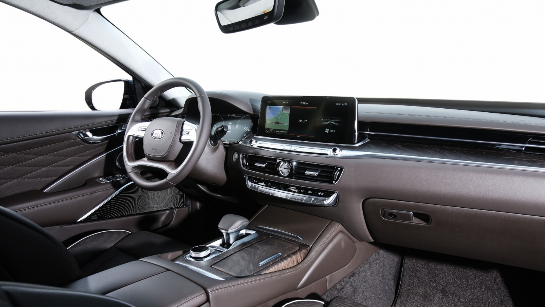 KIA K900 - we wnętrzu pojawił się analogowy zegarek przez firmę z Zurychu: Maurice Lacroix