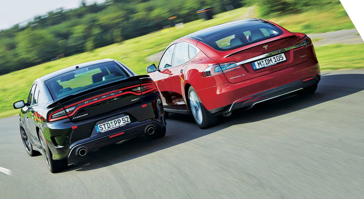 Te samochody najbardziej tracą na wartości. Wstydliwy wynik Tesli. Ale nie tylko